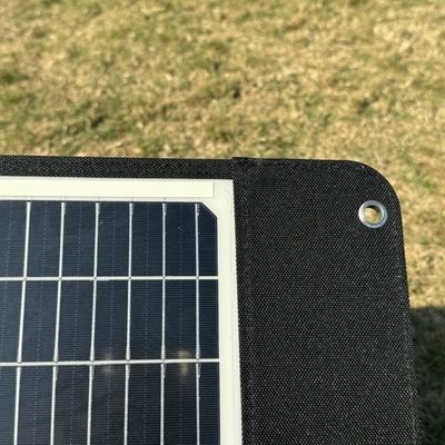 پانل خورشیدی قابل انعطاف ضد آب 300W برای تامین برق ایستگاه برق مسافرت در فضای باز