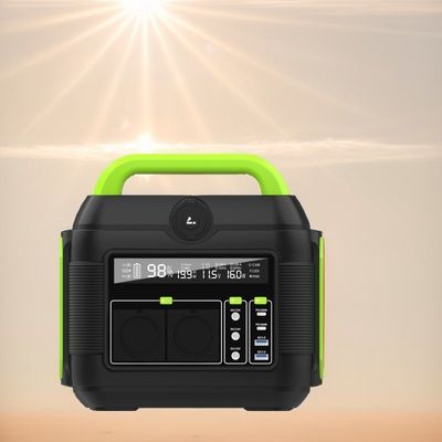 ژنراتور خورشیدی قابل حمل 600W برای کمپینگ در فضای باز و آماده سازی با نمایشگر LCD آشکار