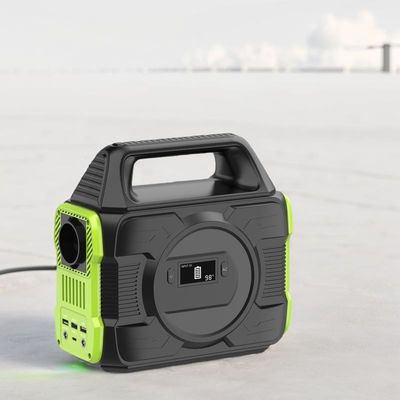 قدرت بالا 300W انرژی خورشیدی موبایل در فضای باز کمپینگ RV نیروگاه نشان می دهد 225 * 120 * 215mm