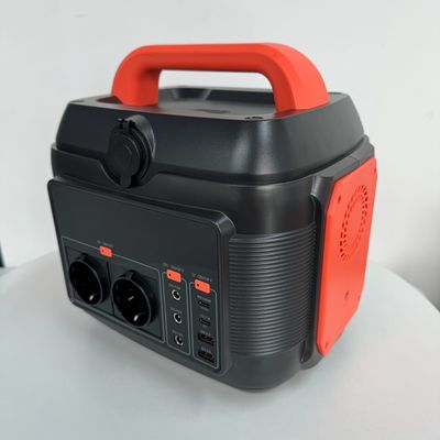 باتری لیتیوم قابل برداشتن 600W در فضای باز ژنراتور خورشیدی قابل شارژ مجدد AC-DC نوع C ایستگاه برق پشتیبان