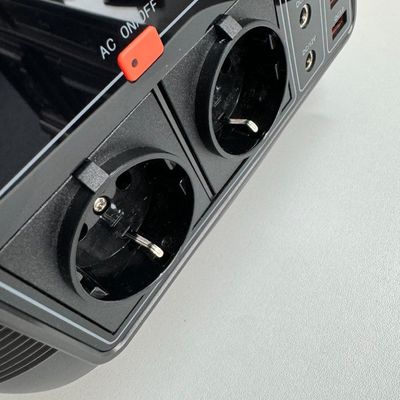 600W ایستگاه برق قابل حمل قابل برداشت 576wh/14.4V/40ah ظرفیت باتری ژنراتور خورشیدی