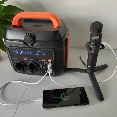 600W نوع C Pd 100W موج سینوس باتری لیتیوم محافظت از بیش از حد درجه حرارت Ja سوکت AC