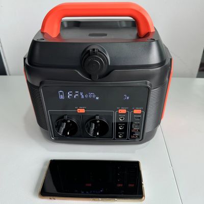 ژنراتور خورشیدی اضطراری خانگی نارنجی 600 وات با سوکت استاندارد ملی AC