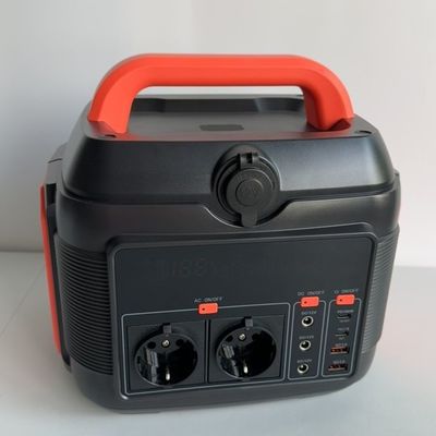 ژنراتور خورشیدی قابل حمل 600 وات با نوع C USB DC AC خروجی ایستگاه برق موبایل MPPT است