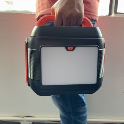 ژنراتور خورشیدی قابل حمل 600 وات با نوع C USB DC AC خروجی ایستگاه برق موبایل MPPT است
