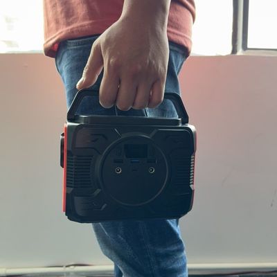 ظرفیت باتری 48000mAh 200W ژنراتور خورشیدی قابل حمل نوع C ایستگاه خروجی AC DC USB