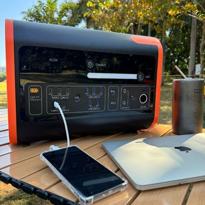 220V ± 5٪ AC خروجی 2200W منبع برق قابل حمل پشتیبان خود را برای اضطراری خانه و کمپینگ