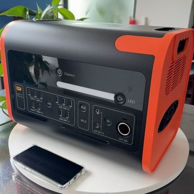 2200W خروجی برق ثابت 4000W درایو LiFePO4 ژنراتور خورشیدی برای شارژ در فضای باز