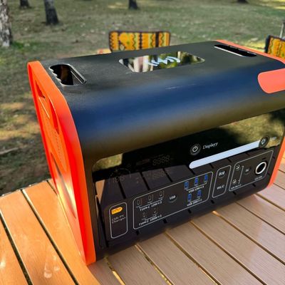 ایالات متحده ایالات متحده AC Socket 2200W ایستگاه برق قابل حمل ضروری برای ماجراجویی های در فضای باز