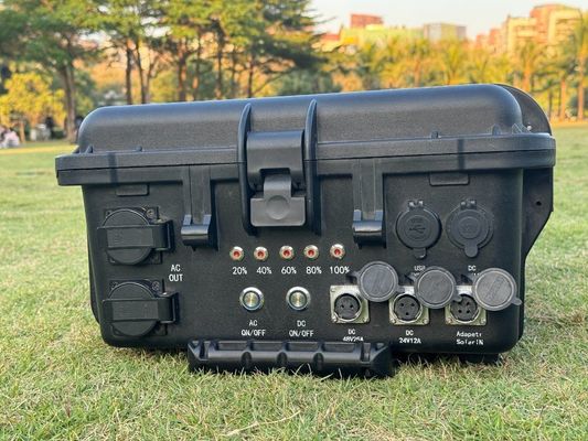 ژنراتور خورشیدی 6000 وات قابل حمل برای ایستگاه برق خانگی RV در خارج از منزل AC خروجی 110V / 220V