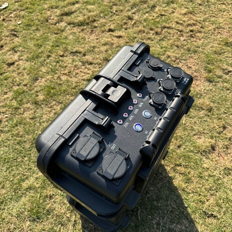 سفر در فضای باز 3000W 4000W 5000W ایستگاه انرژی خورشیدی قابل حمل با باتری LiFePO4