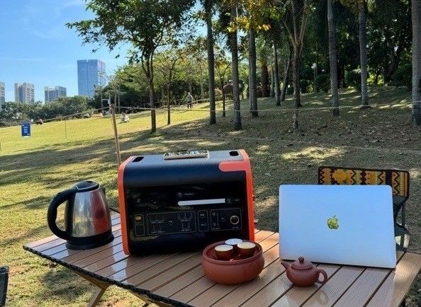 ژنراتور خورشیدی با باتری لیتیوم 2000W 2200W برای کمپینگ و راه حل های برق اضطراری