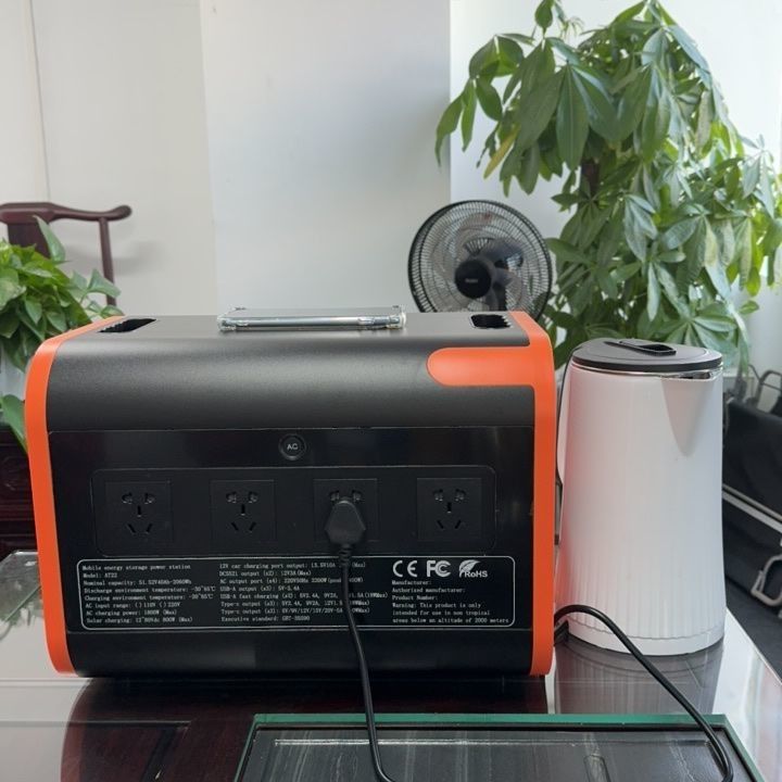 نوع C خروجی LiFePO4 2200W ژنراتور خورشیدی برق اصلی برای ایستگاه کمپینگ در فضای باز