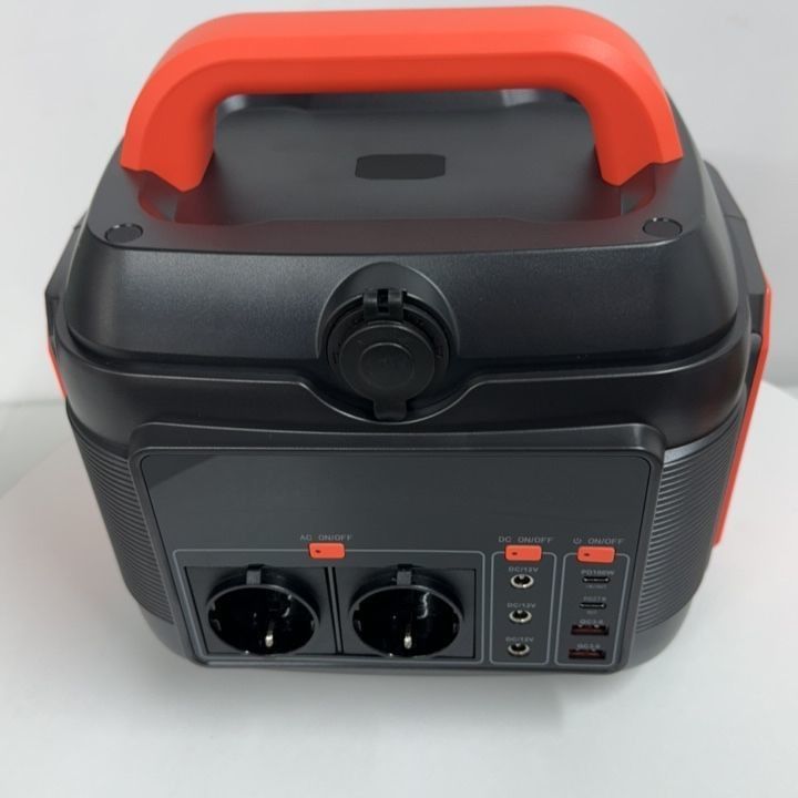 ژنراتور خورشیدی قابل حمل 600W برای کمپینگ RV با خروجی 220V و احراز هویت Un38.3 / MSDS