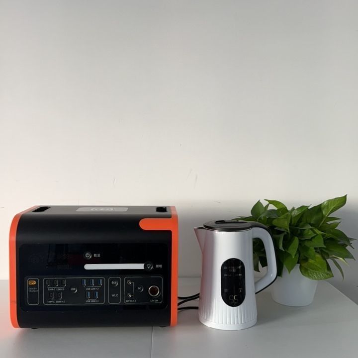 ایستگاه برق موبایل USB 2000W ژنراتور خورشیدی شارژ سریع با نوع C 3 * 18W / 2 * 100W