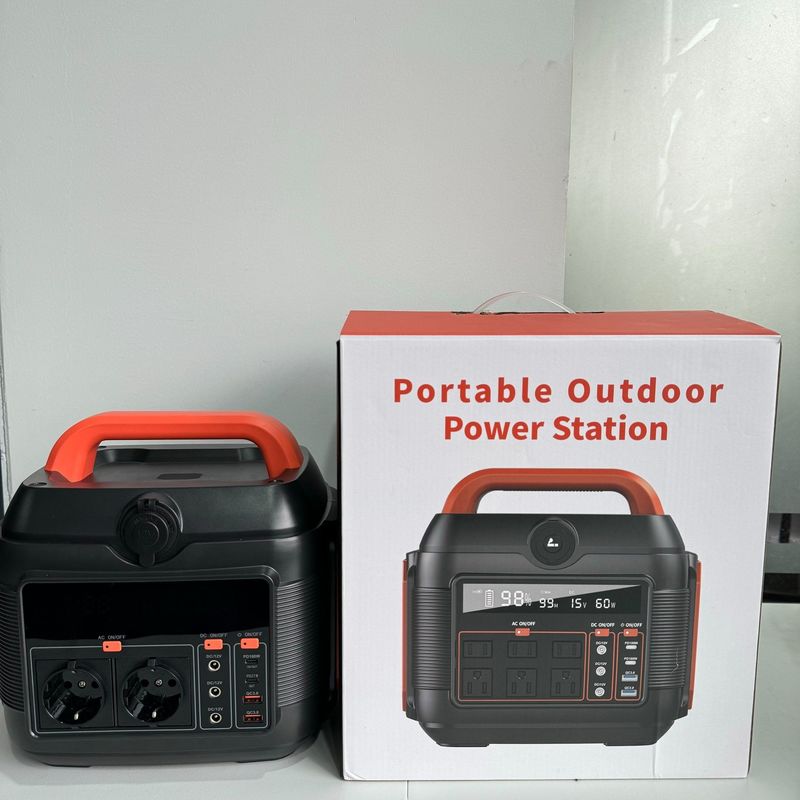 منبع انرژی اضطراری ژنراتور بانک برق بیرونی با سوکت خروجی AC Aii 600W