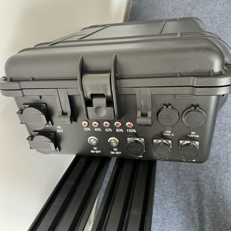 چوب کشنده قابل حمل با چرخ دار ژنراتور خورشیدی LiFePO4 باتری 3000W 5000W