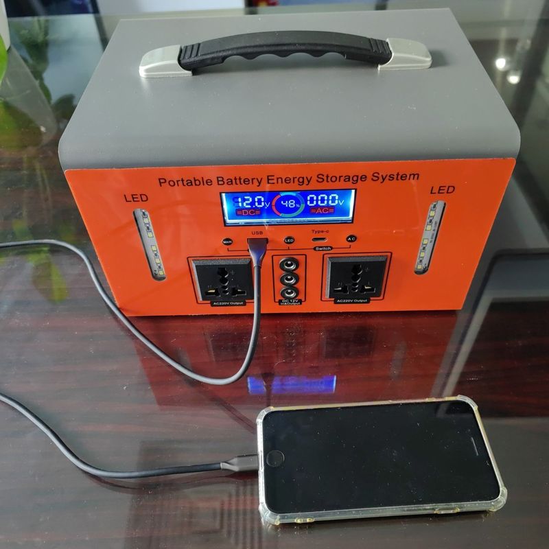 قدرت خروجی نامی 300 وات نوع C 5V/10W ایستگاه برق قابل حمل برای شارژ تلفن همراه اداری